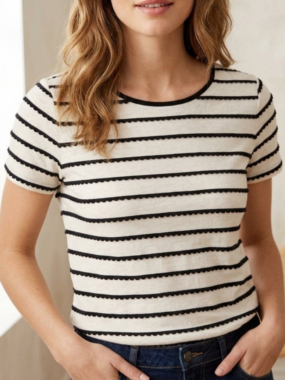 LOFT Black & White Textured Scalloped Stripe Short Sleeve Tee Size Small